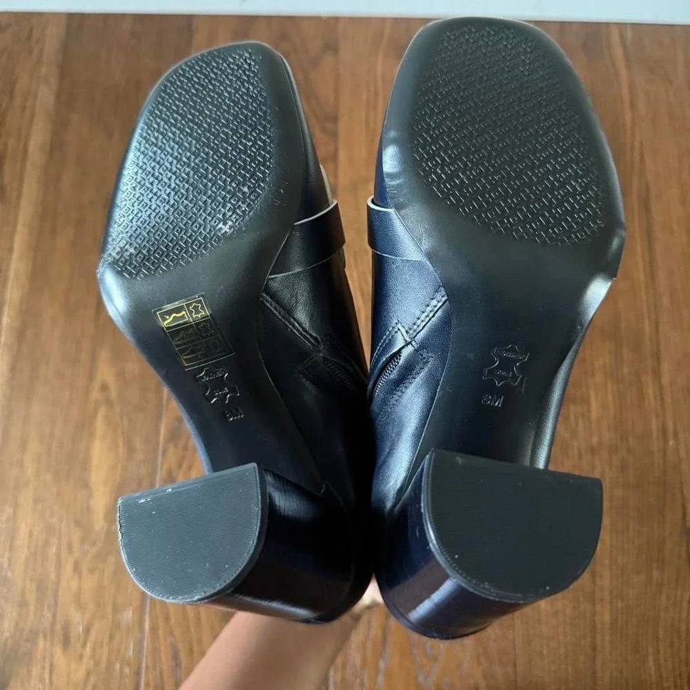 Tory Burch Navy Leather Heeled Ankle Boots Size 8M